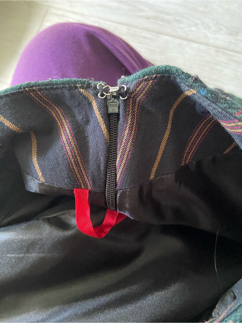 Wool mini skirt in green plaid - Picture 5 of 7